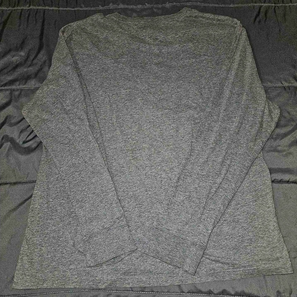 Vintage Tommy Hilfiger Graphic Long Sleeve Size Large - Picture 3 of 3